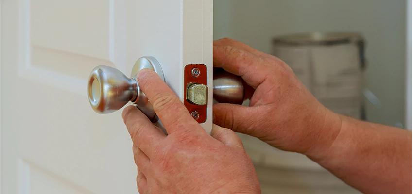 AAA Locksmiths For lock Replacement in La Mirada, California